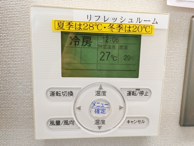 業務用エアコンの導入や更新には、多くの選定要素や制度が絡んできます。